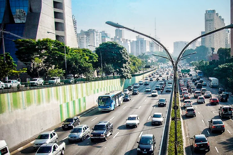 Carros: mesmo quando a circulação voltar ao normal, podemos melhorar o padrão de emissões dos nossos veículos, a partir de 2022 (Luiz Fernando Faria Figueiredo/Divulgação)