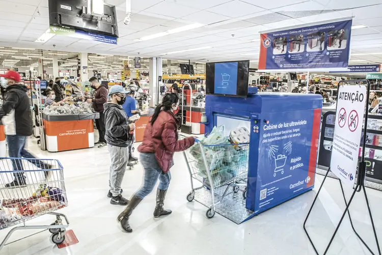 Loja do Carrefour em São Paulo: as promoções aos sábados foram canceladas para evitar aglomerações (Germano Lüders/Exame)