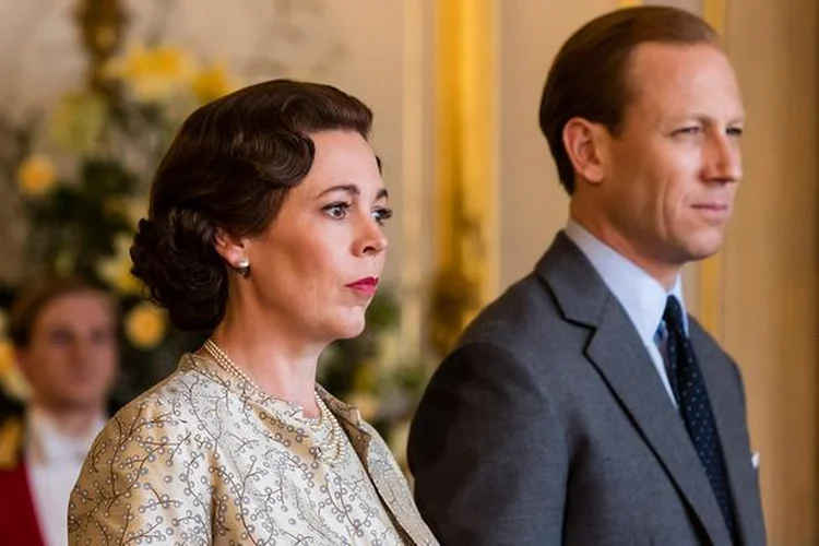 Cena da 3ª temporada de The Crown: esta deve ser a última em que a rainha Elizabeth II é interpretada por Olivia Colman (Netflix/Divulgação)