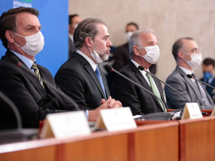 Cerimônia no Planalto: Sem Aras, governo e STF assinaram documento que estabelece as novas regras dos acordos de leniência no Brasil (Carolina Antunes/PR/Agência Brasil)