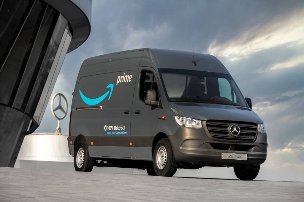 Amazon faz maior pedido de vans elétricas da história da Mercedes