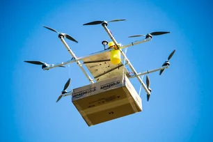 Imagem referente à matéria: Drone da Amazon corta cabo de internet durante entrega; FAA abre investigação