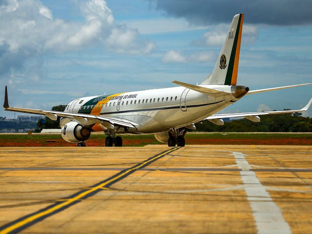 O avião da Força Aérea Brasileira (FAB) saiu do aeroporto de Guarulhos, na Grande SP, e tem como destino a cidade de Adana, no sul da Turquia (Marcelo Camargo/Agência Brasil)