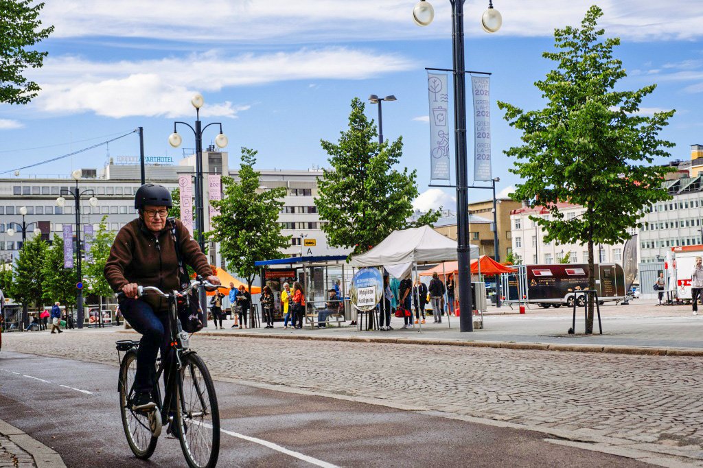Na Finlândia, moradores ganham prêmio para deixar de usar carros