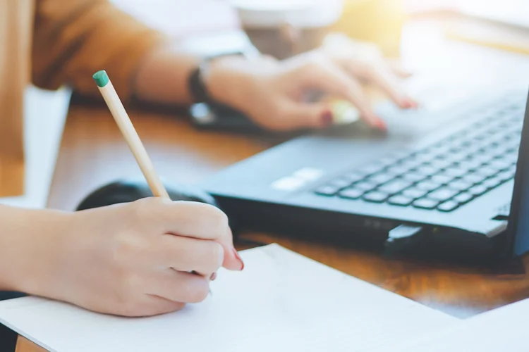 Marketing digital: uma das profissões do futuro, segundo um ranking feito pelo LinkedIn (time99lek/iStockphoto)