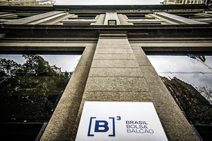Imagem referente à matéria: Ibovespa abre próximo da estabilidade; dólar tem queda expressiva