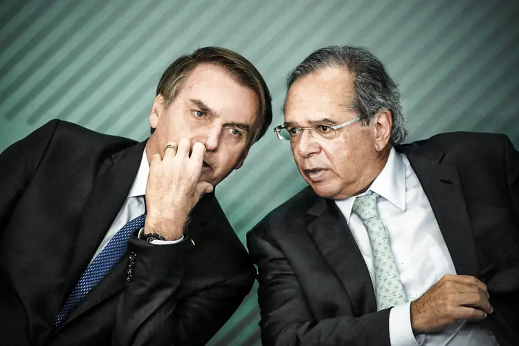 Auxílio emergencial de R$ 600 tem garantido a popularidade de Bolsonaro (Adriano Machado/Reuters)