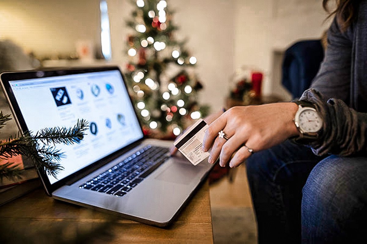 Cliente compra celular pela internet e recebe molho de tomate; o que fazer