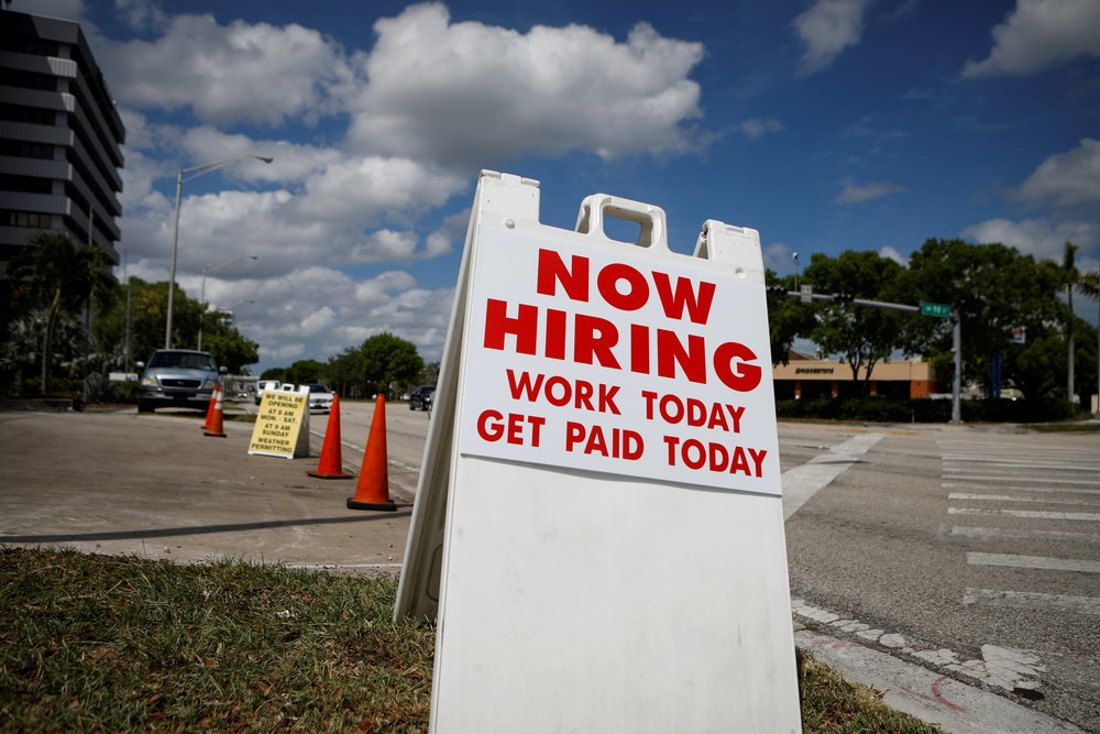 Pedidos de demissão nos EUA atingem máxima recorde em agosto