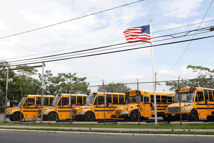 EUA: reabertura das escolas está marcada para o início do ano acadêmico já neste mês ou no início de setembro (Brendan McDermid/Reuters)