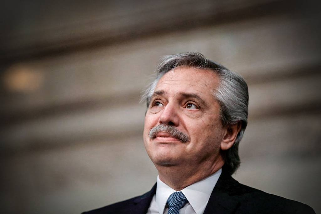 Alberto Fernandez, presidente da Argentina congela tarifas de serviços de telefonia (Agustin Marcarian/File Photo/Reuters)