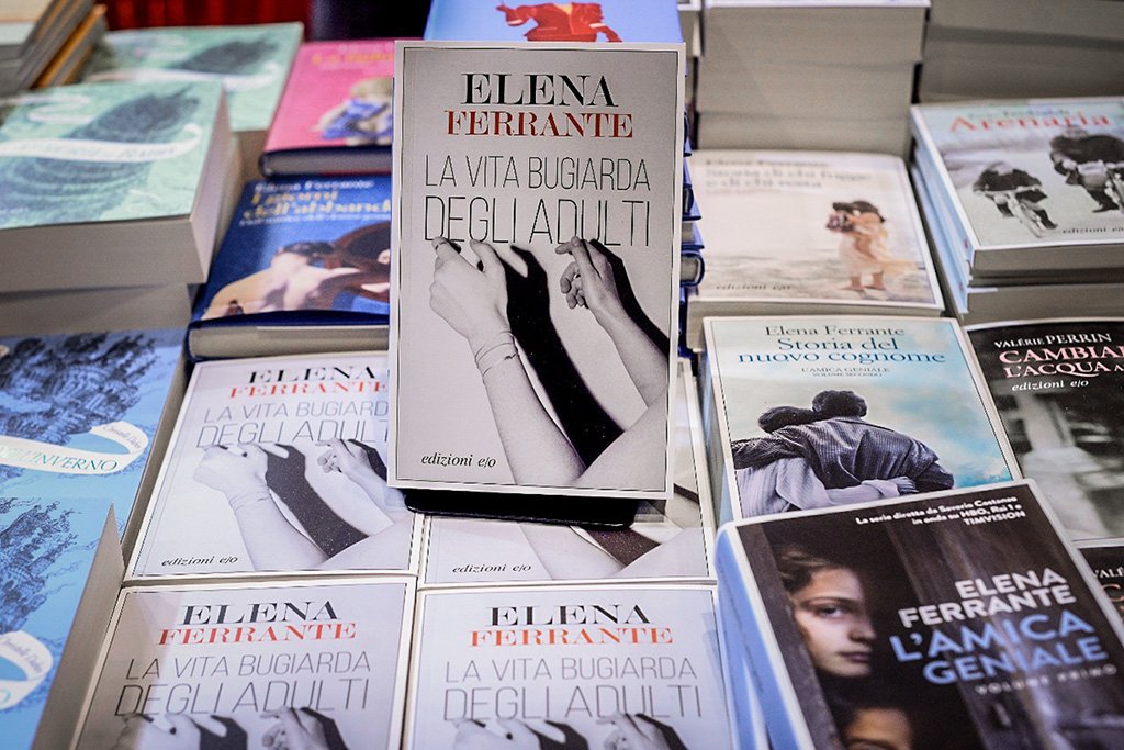 "A vida mentirosa dos adultos", de Elena Ferrante, chega ao Brasil