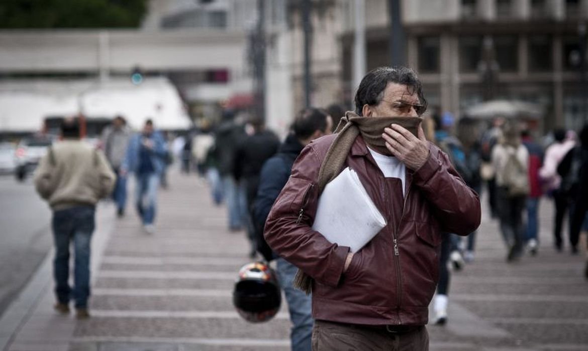 Onda de frio: SP deve enfrentar tarde mais gelada do ano nesta terça