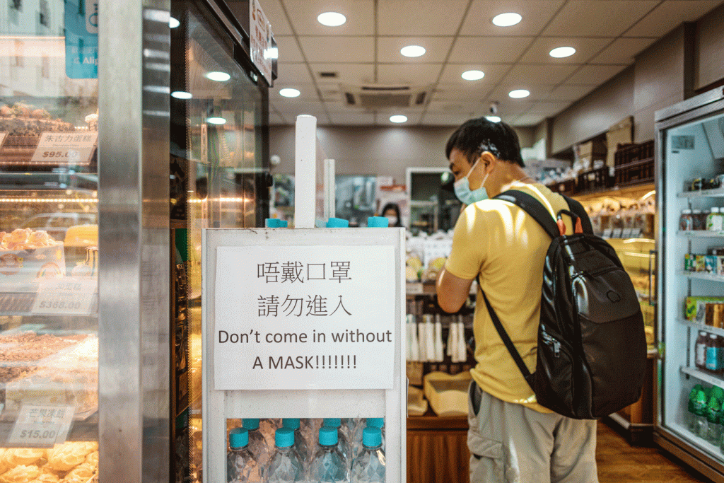 Hong Kong: cidade vai permitir jantares em restaurantes e a remoção de máscaras durante exercícios ao ar livre (Belinda Jiao/Getty Images)