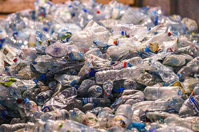Uso plástico: Segundo estudo, o número de toneladas plásticas produzidas corresponde a cerca de 55 kg de plástico por habitante (Yegor Aleyev/Getty Images)