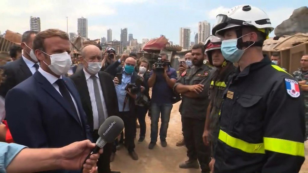 Macron visita o Líbano e apuração sobre megaexplosão em Beirute avança