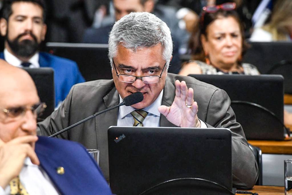 Major Olímpio: eleito ao Senado a partir do voto anti-petista, votou pela derrubada do veto ao reajuste do funcionalismo em um momento anti-mercado (Marcos Oliveira/Agência Senado)
