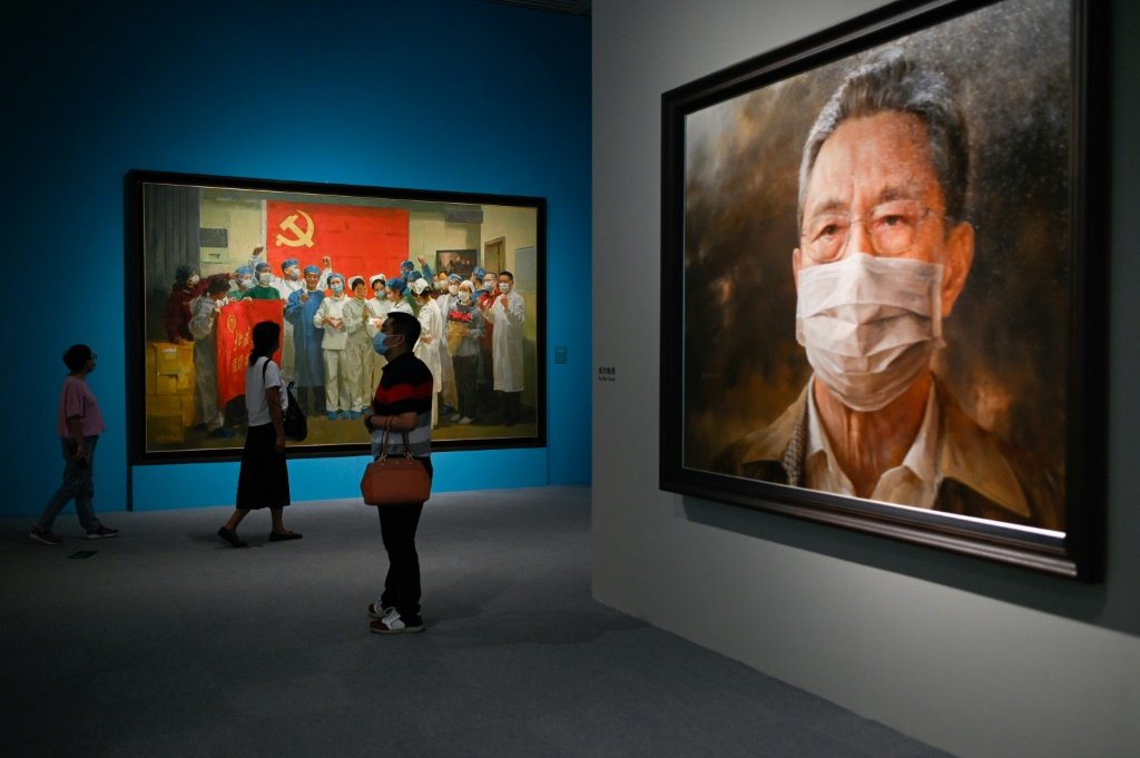 China exibe em museu a luta "heroica" contra a pandemia