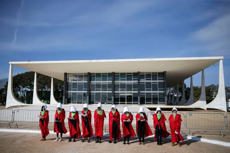 Protesto de mulheres no STF: sem lei, a realização do aborto legal segue, portanto, normas editadas pelo Ministério da Saúde, mas que não têm força legislativa (Marcelo Camargo/Agência Brasil)