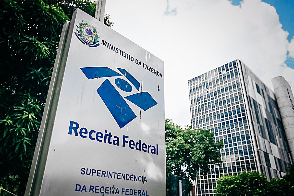 Receita recebe 2,4 milhões de declarações do Imposto de Renda