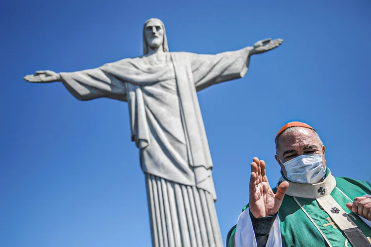 Cristo Redentor: pontos turísticos do rio estão prontos para a reabertura neste sábado (15) (Ian Cheibub/Reuters)