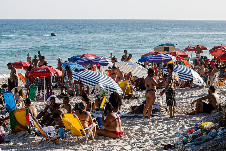 Praias: prefeitura do Rio fez, na segunda-feira passada, um apelo para que os cariocas não se aglomerem nas areias (Fernando Frazão/Agência Brasil)