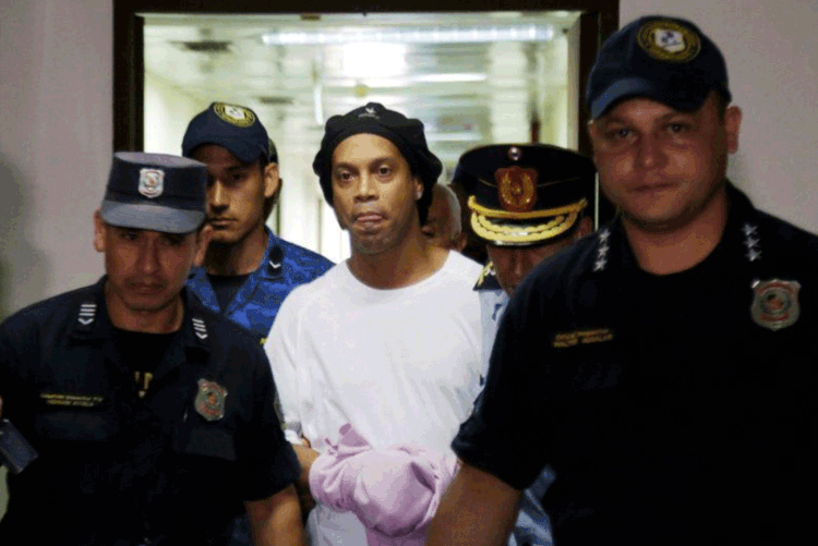 Ronaldinho: ex-jogador do Barcelona foi solto pela Justiça do Paraguai (Jorge Adorno/Reuters)