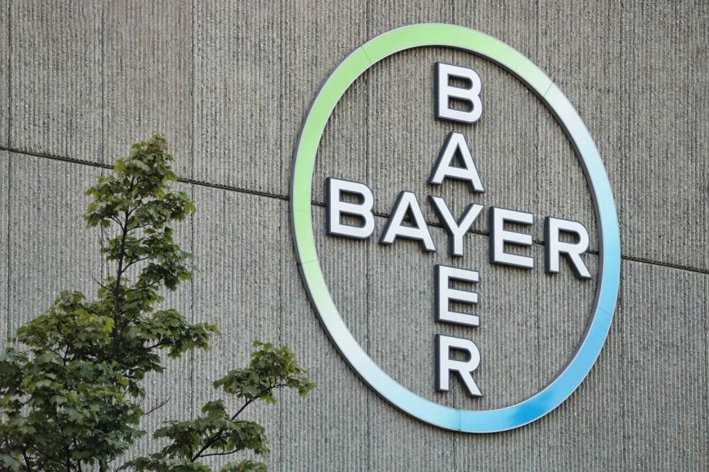 Bayer: companhia espera aprovação de herbicida aplicado em algodão e soja (Getty Images/Sean Gallup)