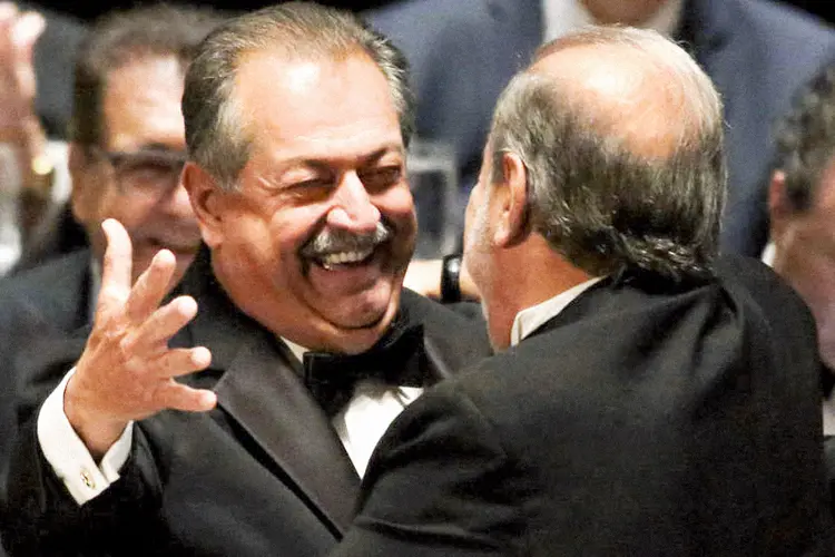 Carlos Slim: fundação financiará um plano para o México e a Argentina produzirem até 250 milhões de doses para a AL (Darren Ornitz / Reuters/Reuters)
