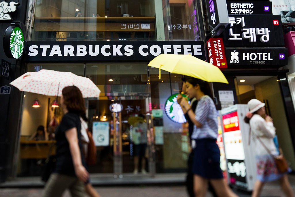 Como um Starbucks na Coreia do Sul levou a uma onda de casos