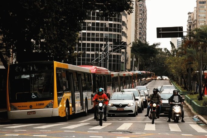 Projeto de lei propõe retrocesso ao transporte rodoviário no país
