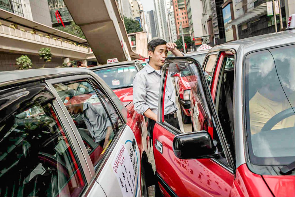 Venda de automóveis na China recua no 3º tri, com falta histórica de chips