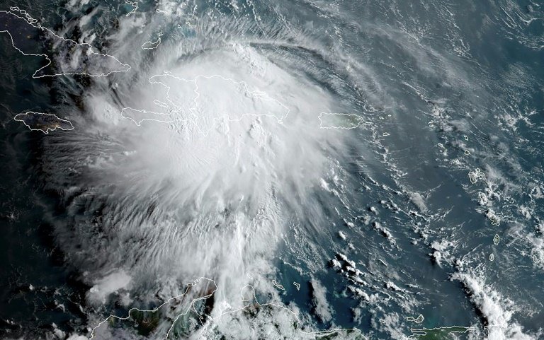 Tempestade afeta Cuba após matar 12 e pode virar fucarão