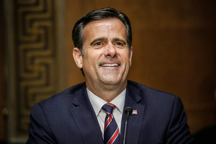 John Ratcliffe defendeu a decisão do governo de Donald Trump de suspender as reuniões informativas presenciais sobre segurança eleitoral diante do Congresso (AFP/AFP)
