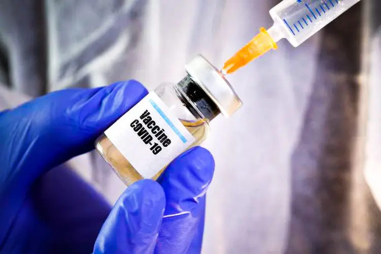 Potencial vacina contra a Covid-19 desenvolvida pela Moderna (Dado Ruvic/Reuters)