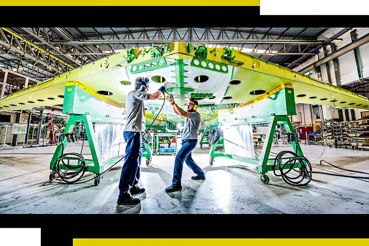 Fábrica da Embraer: fabricante brasileira de aviões luta para se reestruturar e sobreviver à crise (Alexandre Battibugli/Exame)
