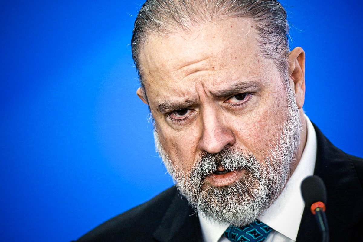 Por que o Ibovespa cai?; sabatina de Aras no Senado e tudo para ler hoje