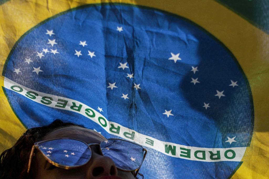 Transparência Internacional rebaixa Brasil em avaliação sobre combate à corrupção
