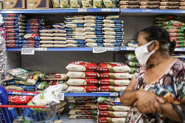 Alimentos: é inaceitável usar a questão macroeconômica para elevar preços e lucrar mais às custas da população (Pilar Olivares/Reuters)