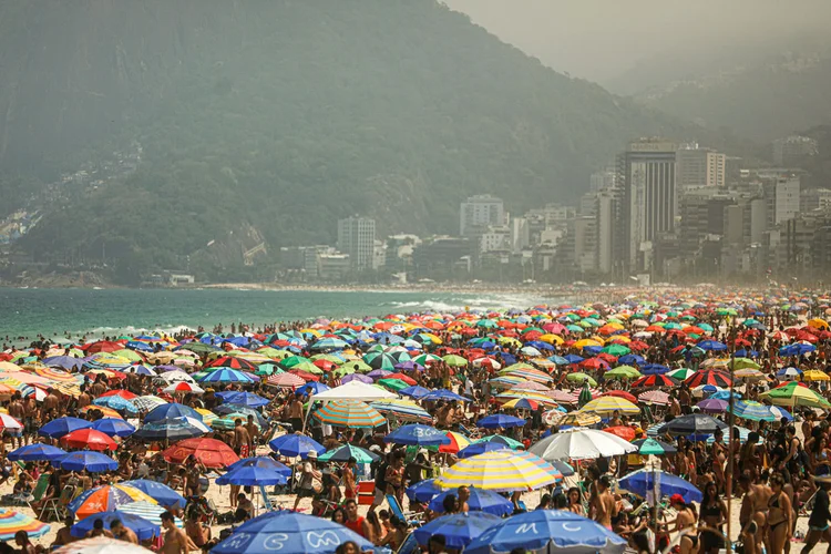 Aglomeração no Rio de Janeiro  (Pilar Olivares/Reuters)