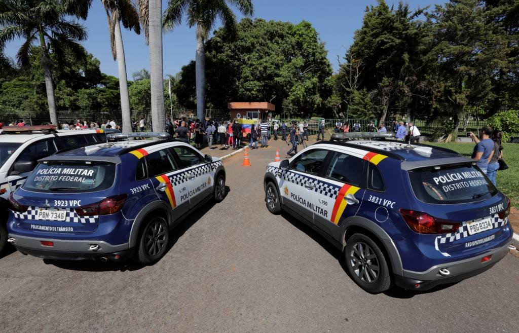 Viaturas da Polícia Militar do Distrito Federal em Brasília
13/11/2019 REUTERS/Sergio Moraes (Sergio Moraes/Reuters)