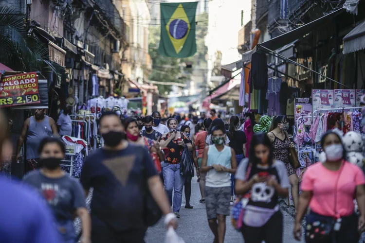 Ruas do Rio de Janeiro: maior parte das cidades brasileiras já retomaram as atividades. (Bloomberg/Bloomberg)