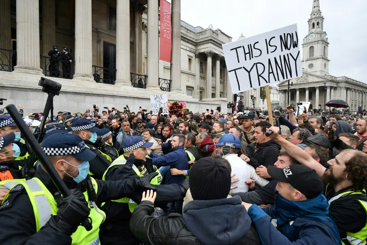 Manifestantes entraram em confronto com a polícia em Trafalgar Square (AFP/AFP)