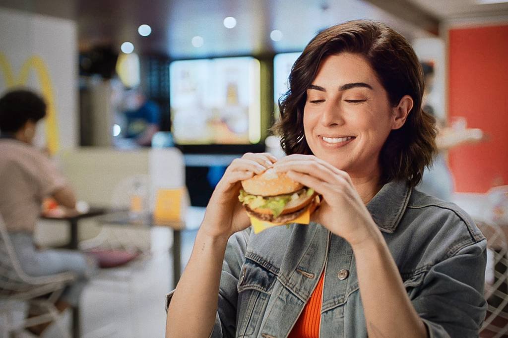 Fernanda Paes Leme estrela campanha do Big Mac (McDonald's/Divulgação)