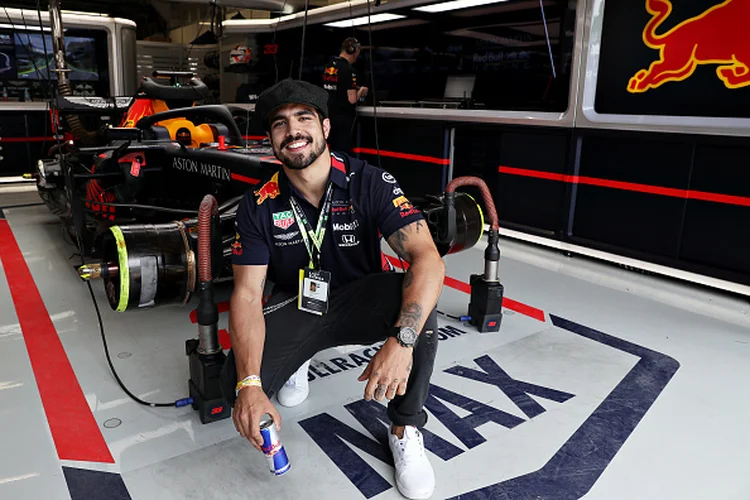 A entrada de Caio Castro no automobilismo como piloto profissional em uma das principais categorias do automobilismo brasileiro, ocorreu em 2020 (Mark Thompson/Getty Images)
