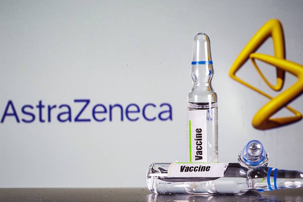A vacina da AstraZeneca: coágulos sanguíneos raros, mas que são potencialmente fatais, foram listados como "efeitos colaterais" (Dado Ruvic/Reuters)