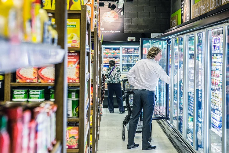 Levantamento aponta fatores importantes que as empresas devem focar na experiência do cliente até 2030 (Germano Lüders/Exame)