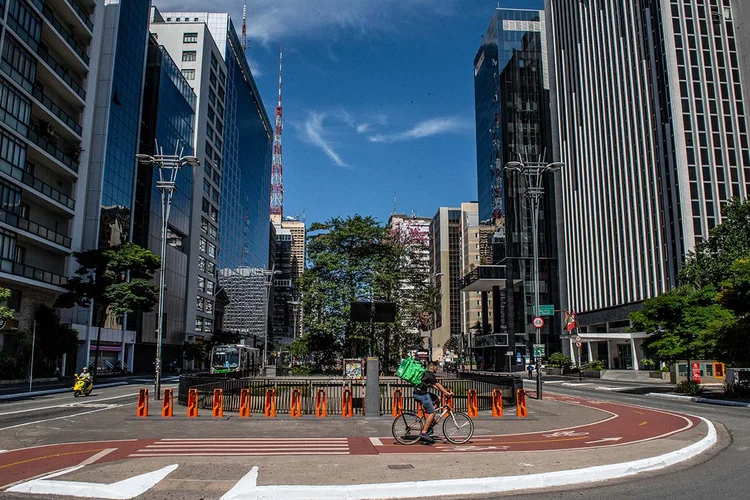 Ciclovia na Avenida Paulista, em São Paulo (Germano Lüders/Exame)