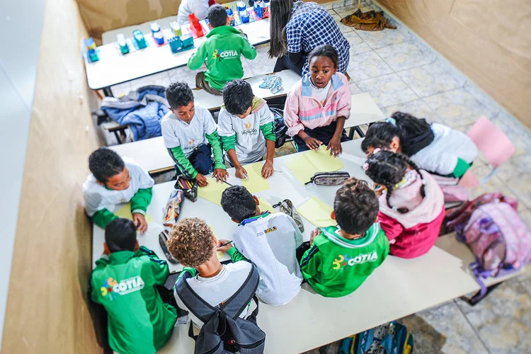 Escola pública em Cotia (SP): mais de 80% dos alunos brasileiros estão nas escolas públicas (Germano Lüders/Exame)