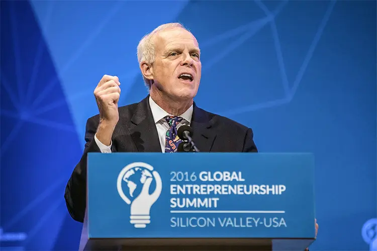 John Hennessy, presidente executivo da empresa mãe do Google, a Alphabet. (Zach Gibson/The New York Times)